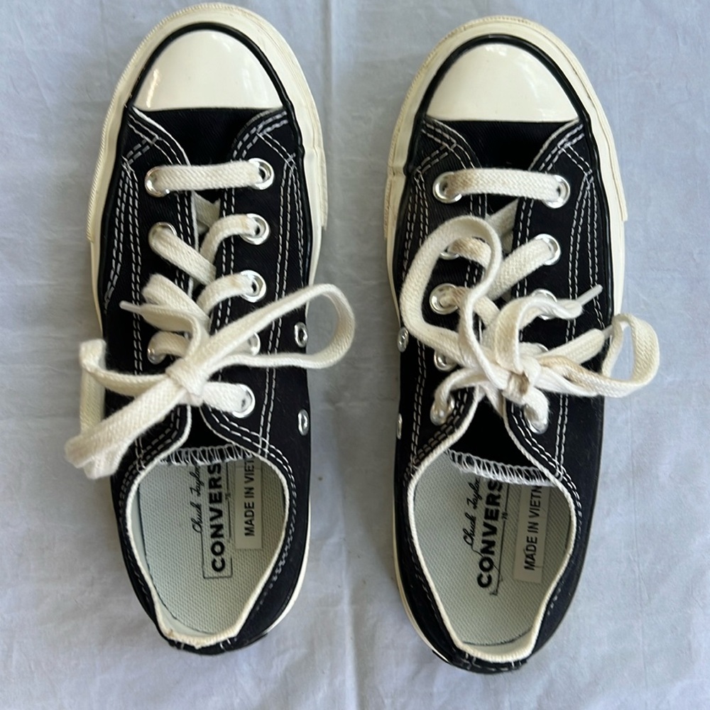 Converse All Star Chuck Taylor, Size 1.5 girls